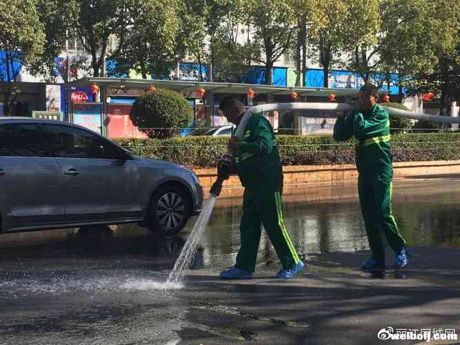 干干净净迎新年！丽江“城市美容师”在行动……