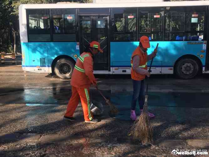 干干净净迎新年！丽江“城市美容师”在行动……