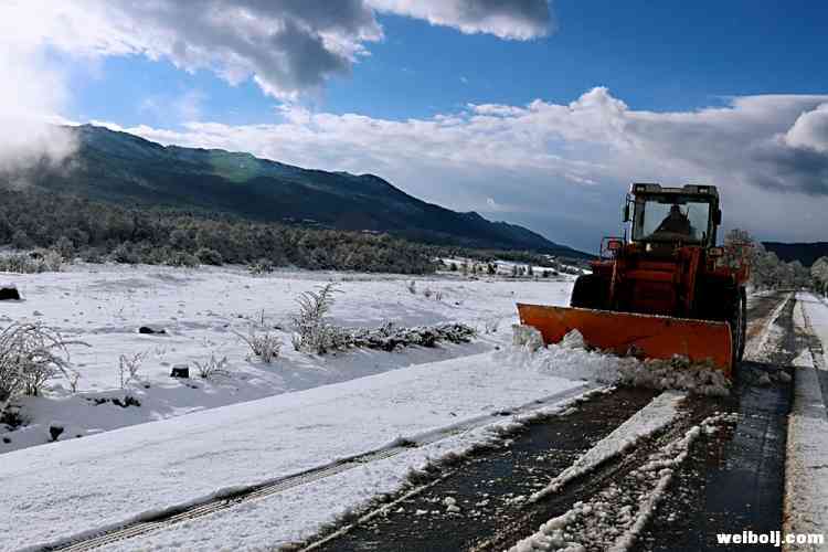 抗击疫情 雪山美容师成为一道美丽风景线 (5).jpg
