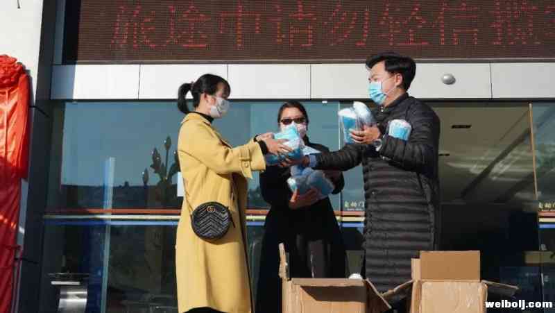 丽江85名导游自发捐款15450元 采购4000个口罩捐赠给旅游从业人员