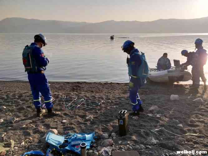有人掉进程海湖 打捞三天设备被渔网损坏2.jpg