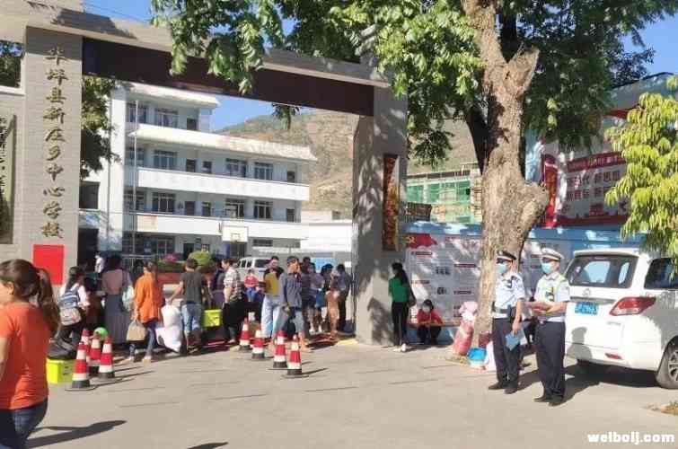 华坪警方为复学复课保驾护航 (2).jpg