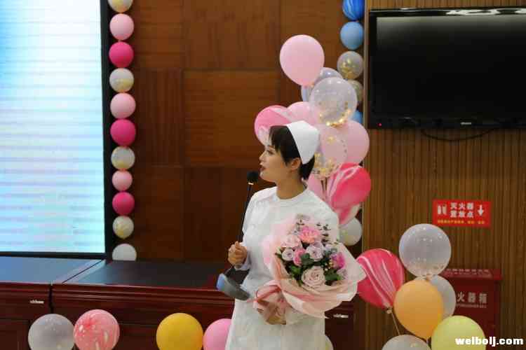 用爱和责任来从事平凡而伟大的工作 市医院69名优秀护士获表彰 (4).jpg