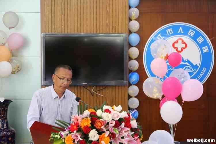 用爱和责任来从事平凡而伟大的工作 市医院69名优秀护士获表彰 (12).jpg