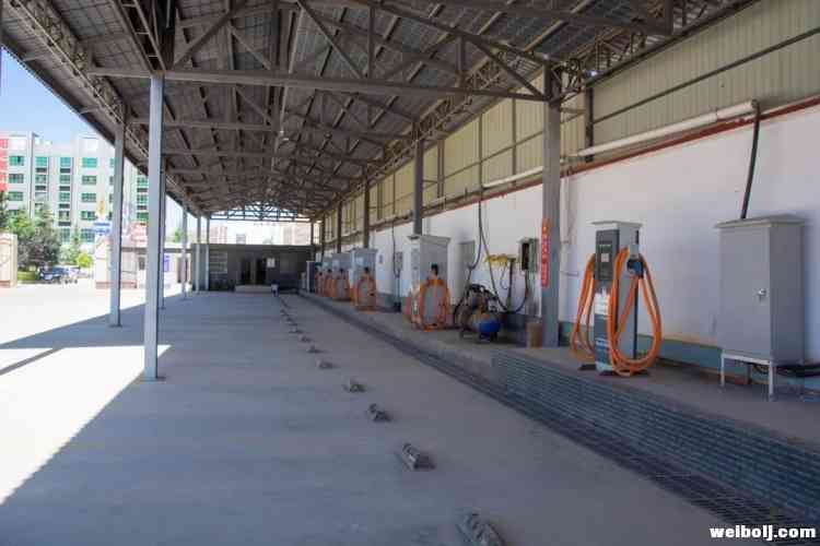 永胜首家电动汽车充电站上线 一度电1.2元1.jpg