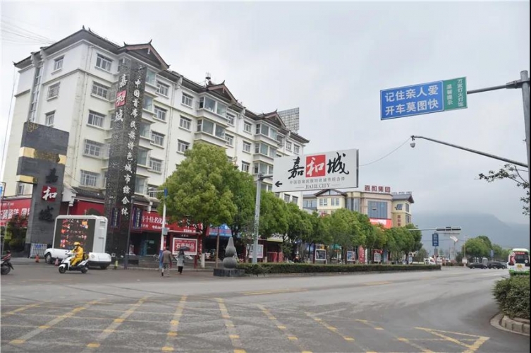 嘉和城附近居民的福利来了 丽江城区新开通28路公交线路  另外3路公交线路有调整 (3).jpg