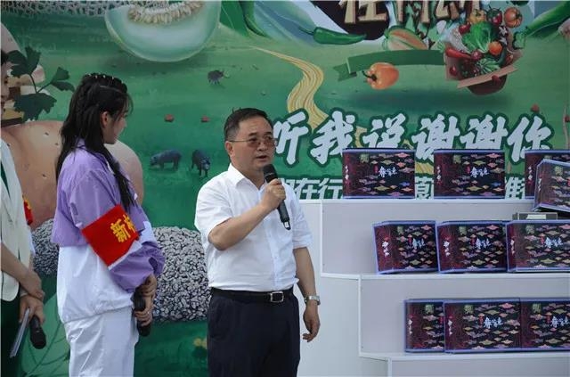 东方卫视扶贫公益纪实节目走进宁蒗  李佳琦、阚清子助阵 (3).jpg