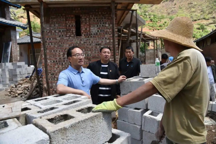 郑艺到古城区金江乡调研 着力打造秀美金江 (1).jpg