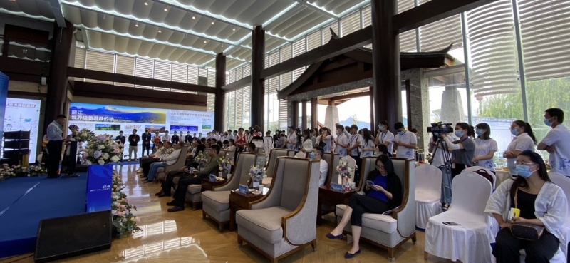 在丽江，为世界留白——玉龙山下华侨城璀璨启幕 (15).jpg