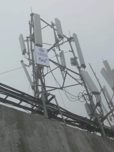 5G信号“登上”玉龙雪山  离赤道最近的雪山、丽江海拔最高的5G基站建成 (1).jpg