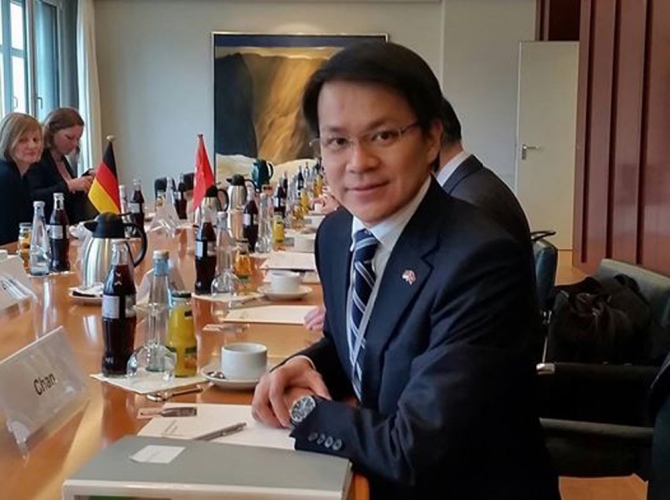 香港年轻人要多到内地走走 不要坐井观天.jpg