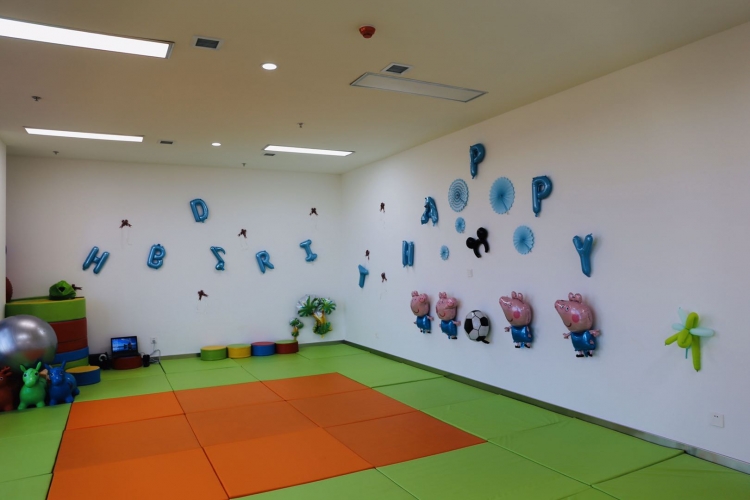 今天丽江市妇女儿童医院正式开业，十几个科室专为妇儿服务 (10).jpg