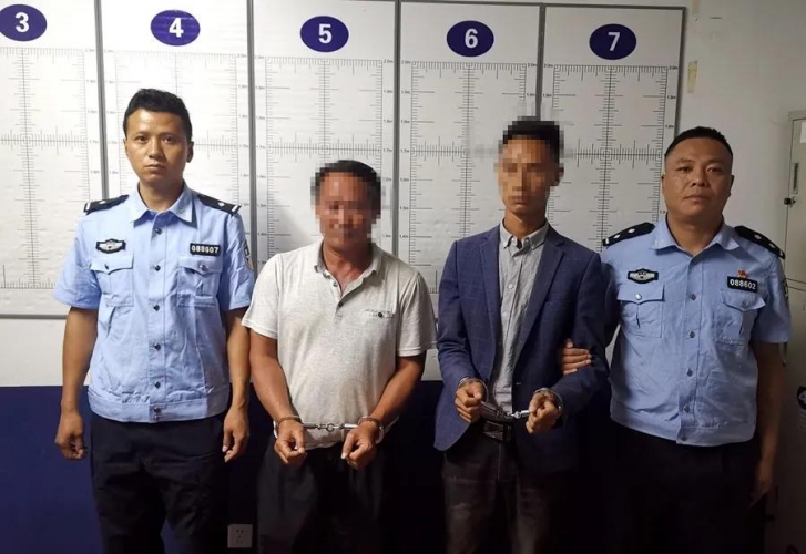 宁蒗两司机为“抢生意”大打出手 结果双双被拘.jpg