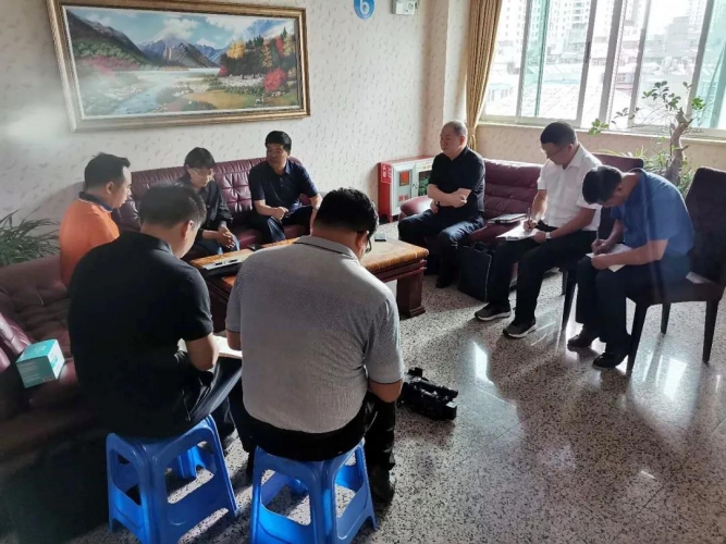 余丽军主持召开专题会议 决定设立张桂梅教育基金 (3).jpg