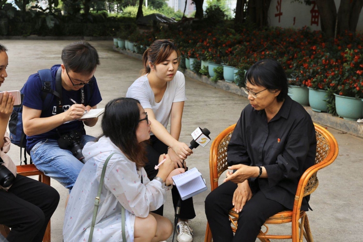 华坪女高这位女校长 化作一束光，照亮山中路 (5).jpg