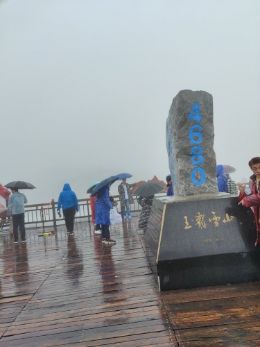 雨季到来 玉龙雪山景区向游客发出游览须知3.JPG