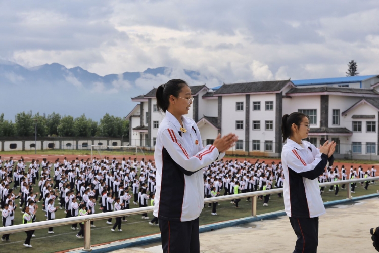 民族歌舞走进校园课间操，让学生爱上运动 让传统文化鲜活地传承 (3).jpg