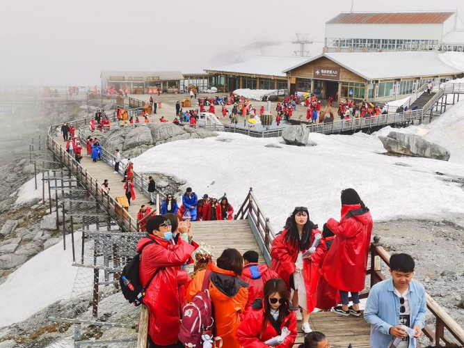 日接待量突破2.2万人！丽江玉龙雪山景区迎来暑期接待高峰3.jpg