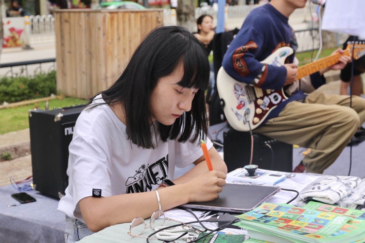 夏日玩乐指南，年轻人的娱乐风向标  尽在丽江益田-ICE青年滑板文创节 (9).jpg