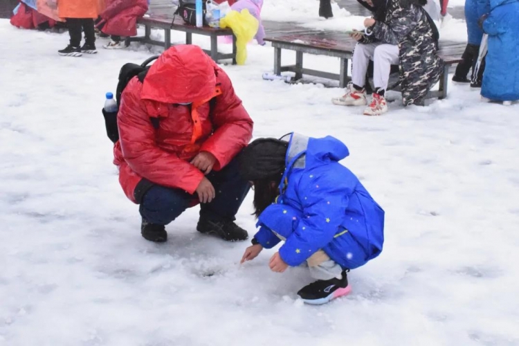 八月到丽江来玩雪，玉龙雪山暑期飘雪 体验“一秒入冬” (6).jpg