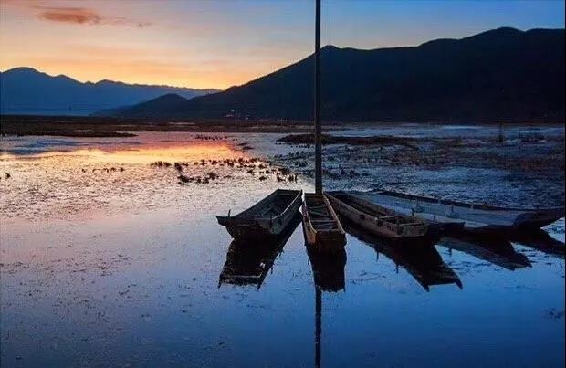 在泸沽湖，我见到了此生最美的日落…… (5).jpg