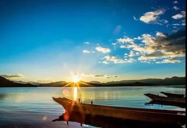 泸沽湖的秋季，每分钟都足够惊艳，你一定没看过！ (3).jpg