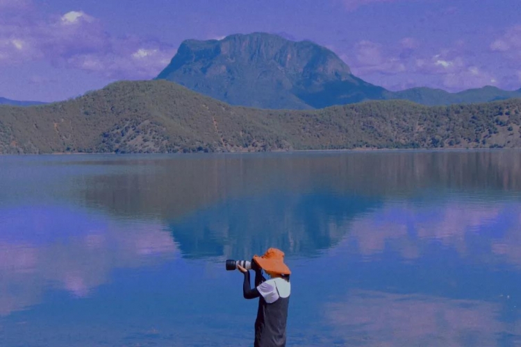 看一看泸沽湖的蓝天和碧海，你就会融化在阳光里 (4).jpg