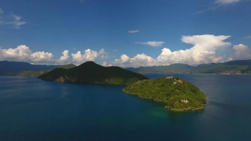 我中了泸沽湖的毒！但我不愿服下解药，因为那抹绿，是重生 (2).jpg