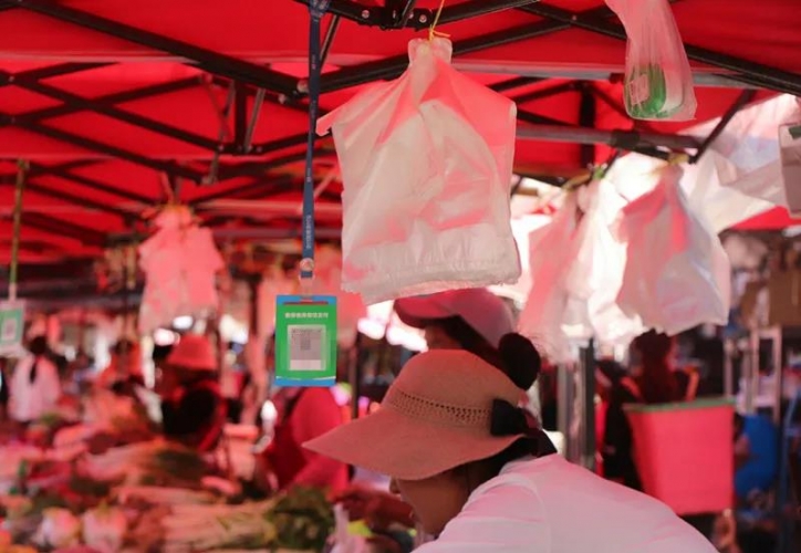 “白色污染”日益严重，而丽江使用塑料袋的情况怎么样呢？ (8).jpg