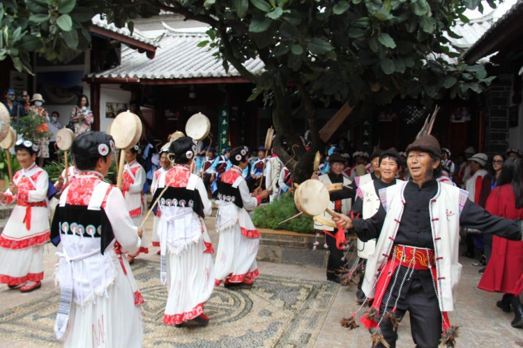 想看丽江原汁原味的民族文化展演  每月16号下午去古城西门接风楼就够了3.jpg