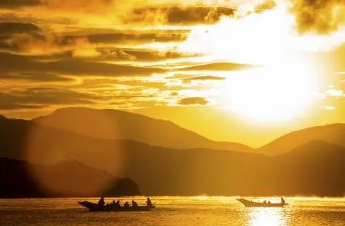 你知道吗？泸沽湖的美，不分昼夜 (3).jpg