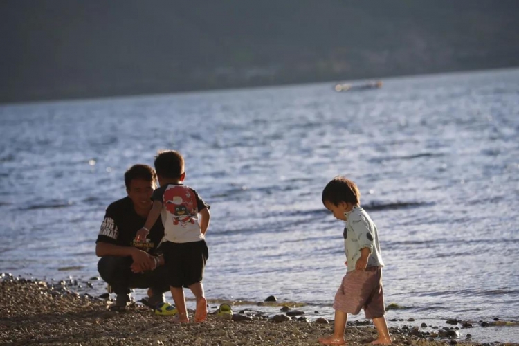 你知道吗？泸沽湖的美，不分昼夜 (6).jpg