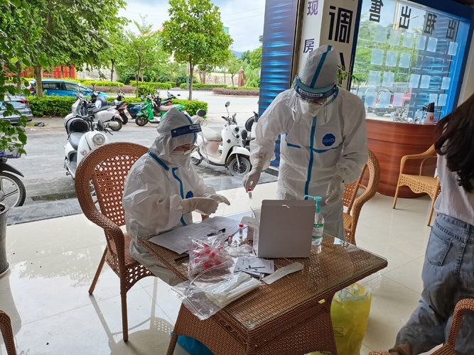 刚刚 丽江市支援瑞丽疾控应急队胜利凯旋归来！16.jpg