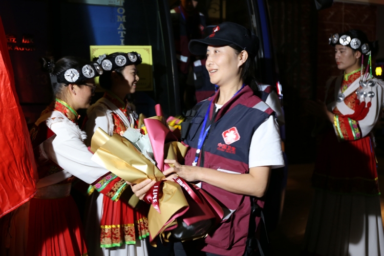刚刚 丽江市支援瑞丽疾控应急队胜利凯旋归来！7.JPG