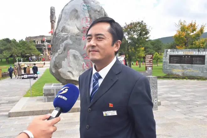 “双节”过半，玉龙雪山游客共计约8万人 (4).jpg