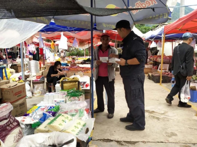 金山派出所多措并举开展保护长江流域生态环境工作 (4).jpg