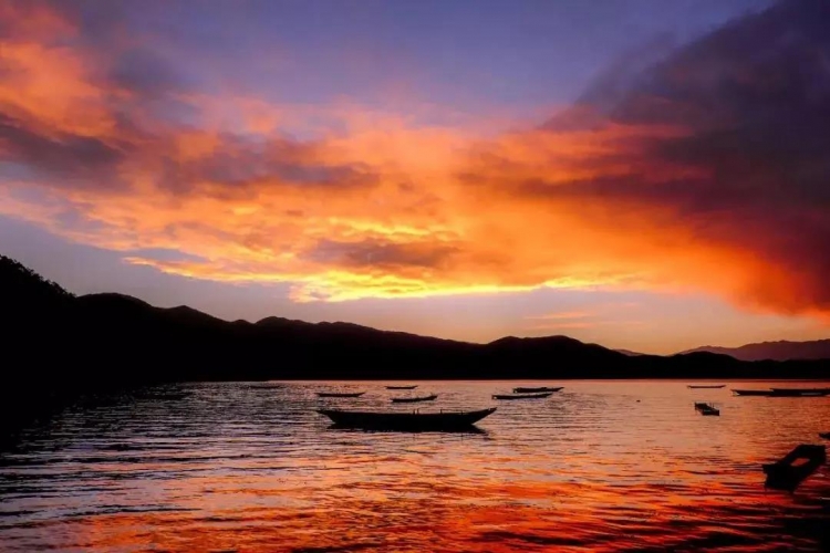 日落和星空，一定是你爱上泸沽湖的全部理由！ (3).jpg
