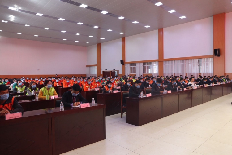 “环卫工人节” 让我们向平凡岗位上不平凡的他们致敬！ (3).jpg