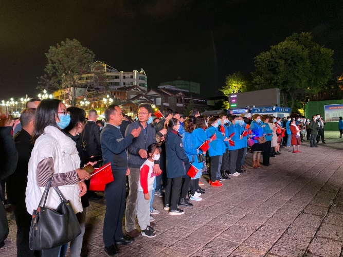 中国每十人就有一人患糖尿病 ！昨晚，丽江古城点亮蓝光点亮希望 (3).jpg