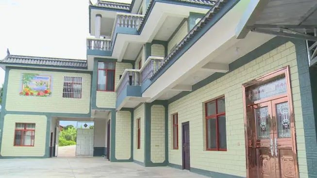 华坪守护绿水青山中打造金山银山、实现“生态美、百姓富”的目标 (2).jpg