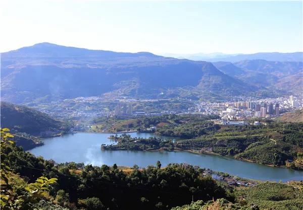 华坪：推进产城融合 打造美丽宜居县城、让“芒果之城”焕发勃勃生机 (4).jpg