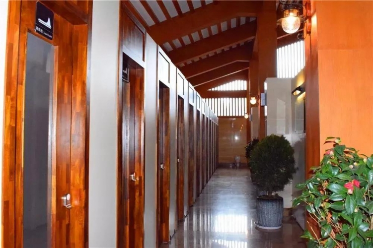 通过手机即可查找附近厕所、实时了解厕所繁忙状态、厕所坑位占用情况 (1).jpg