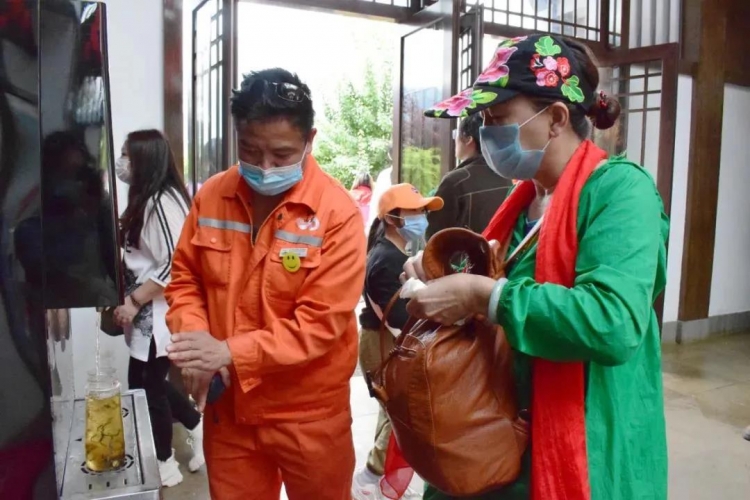 通过手机即可查找附近厕所、实时了解厕所繁忙状态、厕所坑位占用情况 (9).jpg