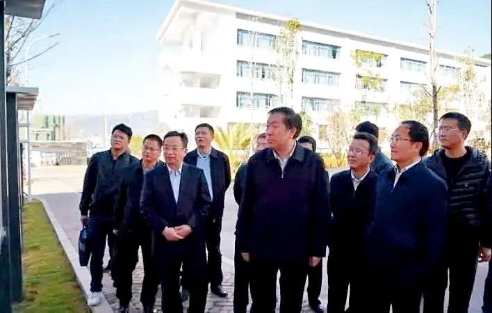 财政部党组成员到永胜县调研财政部定点扶贫工作召，开定点扶贫座谈会 (1).jpg