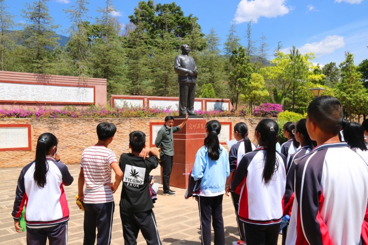 2021年元旦小长假，丽江市共接待游客25.14万人次，实现旅游总收入2 (2).jpg