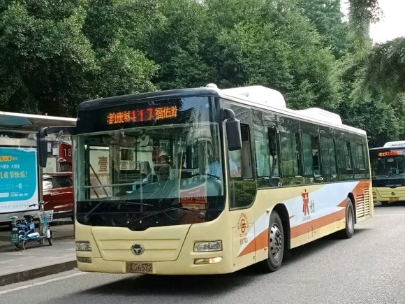 丽江华坪购入电动客车出问题，12辆车故障率100% (2).jpg