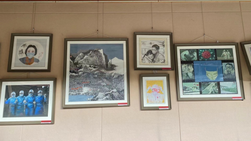 云南省抗疫美术摄影作品全省巡展——丽江站在丽江市博物院开展 (1).jpg