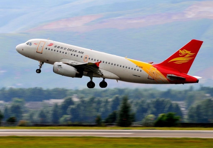 全国多地机票价格跳水 部分航线跌至1折“白菜价”.jpg