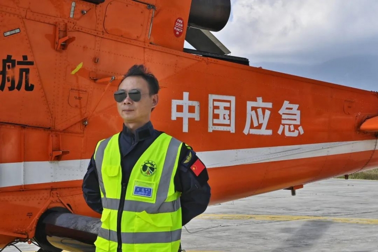 参与扑救森林火灾110多起，丽江这位飞行观察员获评全国先进 (3).jpg