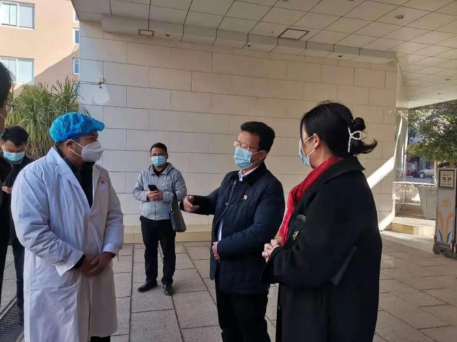 永胜县委书记杨晓敏就疫情防控工作进行专题调研2.jpg
